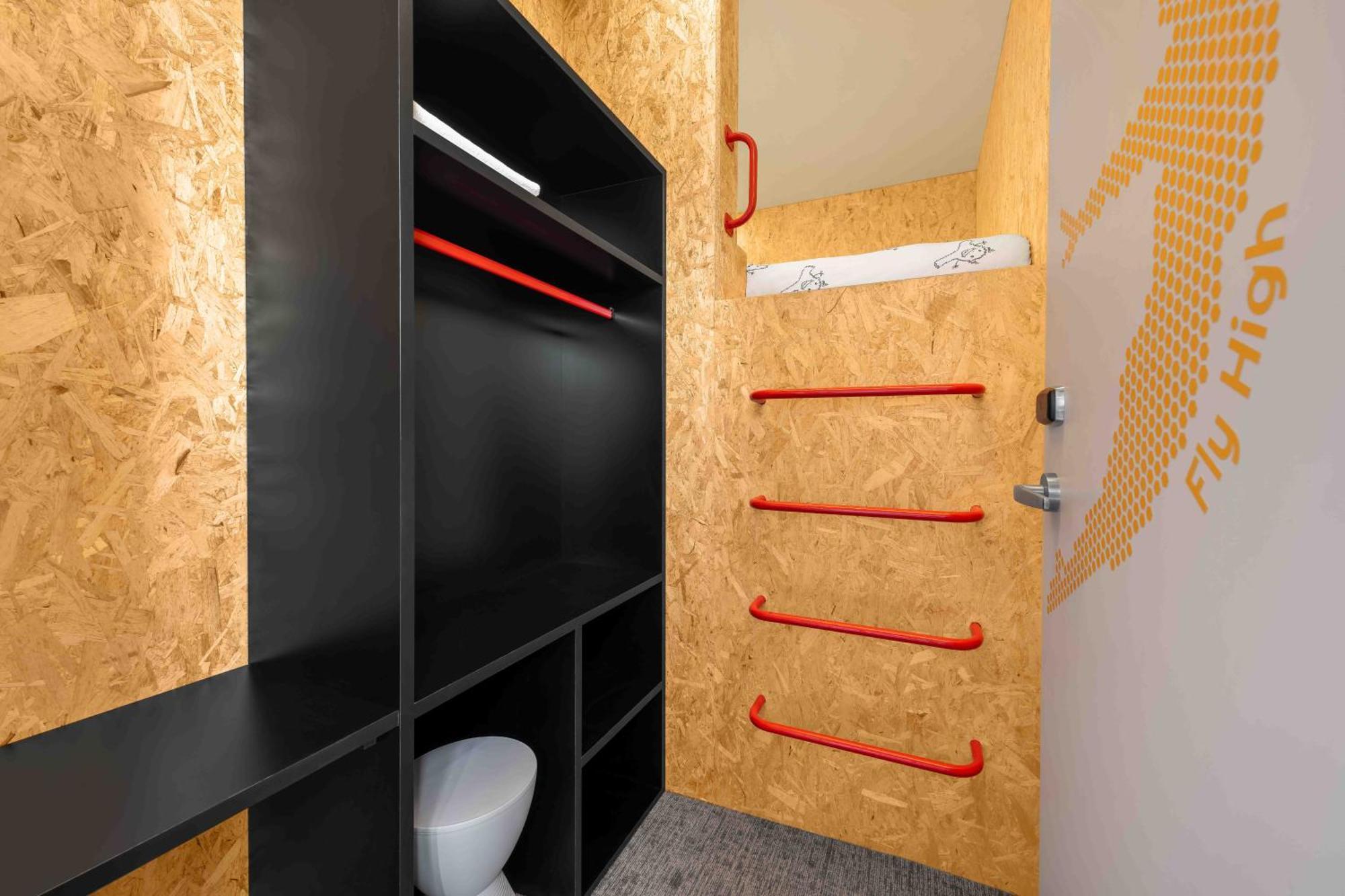 Hostal Ibis Styles The Fuzzy Log