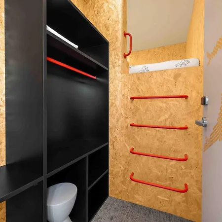 Ibis Styles Ljubljana The Fuzzy Log Hostel Room photo