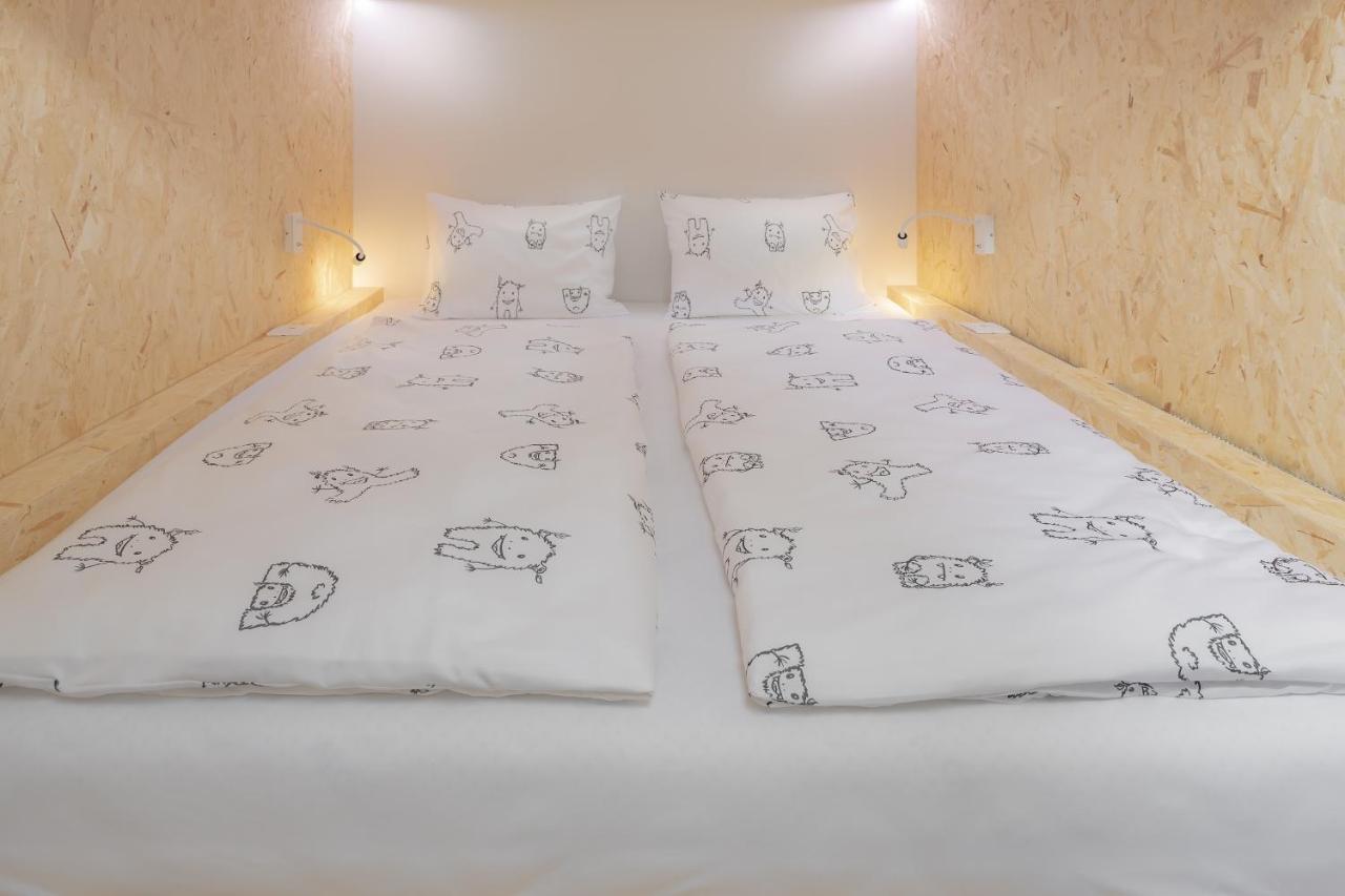 The Fuzzy Log Hostel *